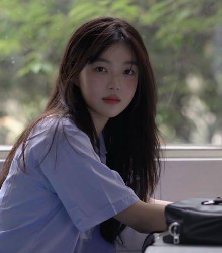 23.《人类幼崽废土苟活攻略》作者：秃子小贰