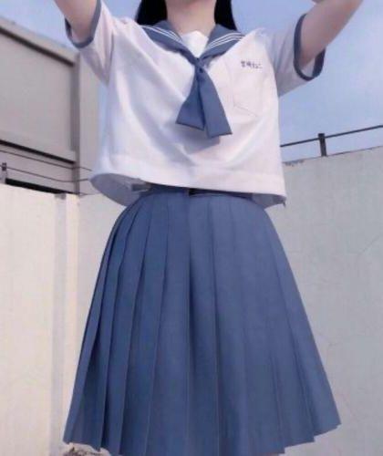 【首发热文】《穿书后女配只想吃喝不愁》于晚秋 季淮南