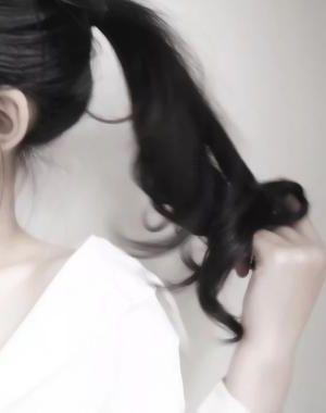 《藏好你的尾巴》作者：司隹