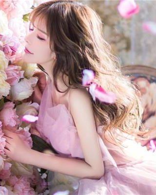 和大佬联姻后作者：萝卜花兔子