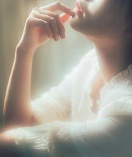 和青梅竹马的Alpha联姻了