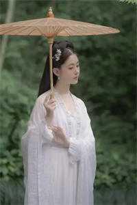 《穿书之误救反派》 作者:芙蓉衣